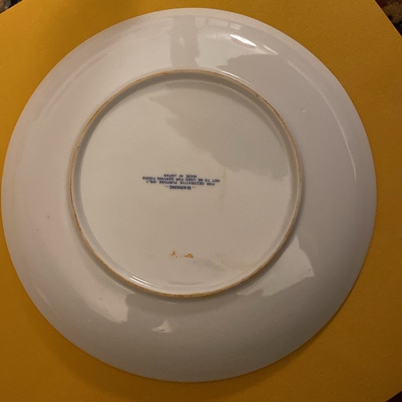 Two Currier and Ives 8” Collector Plates - Picture 5 of 8